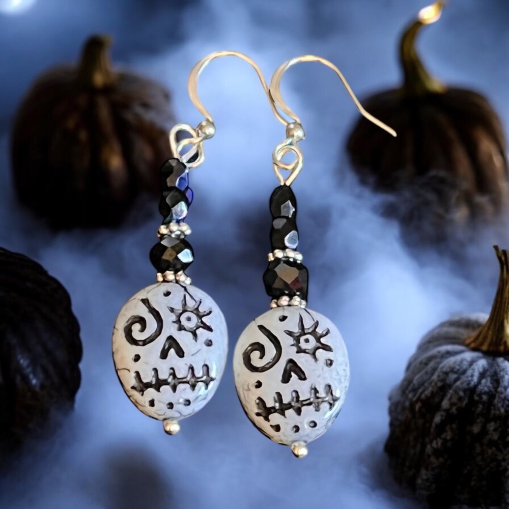 Hand crafted Sugar skull earrings - Picture 1 of 4